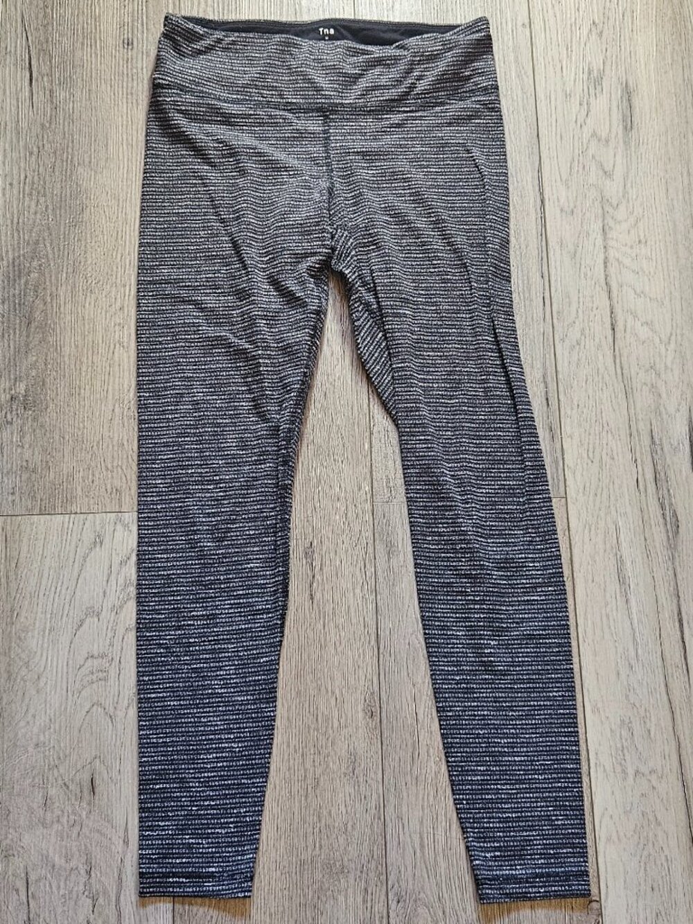 Tna Aritzia Black & White Space-Dye Athletic Leggings Lightweight Stretch Size M